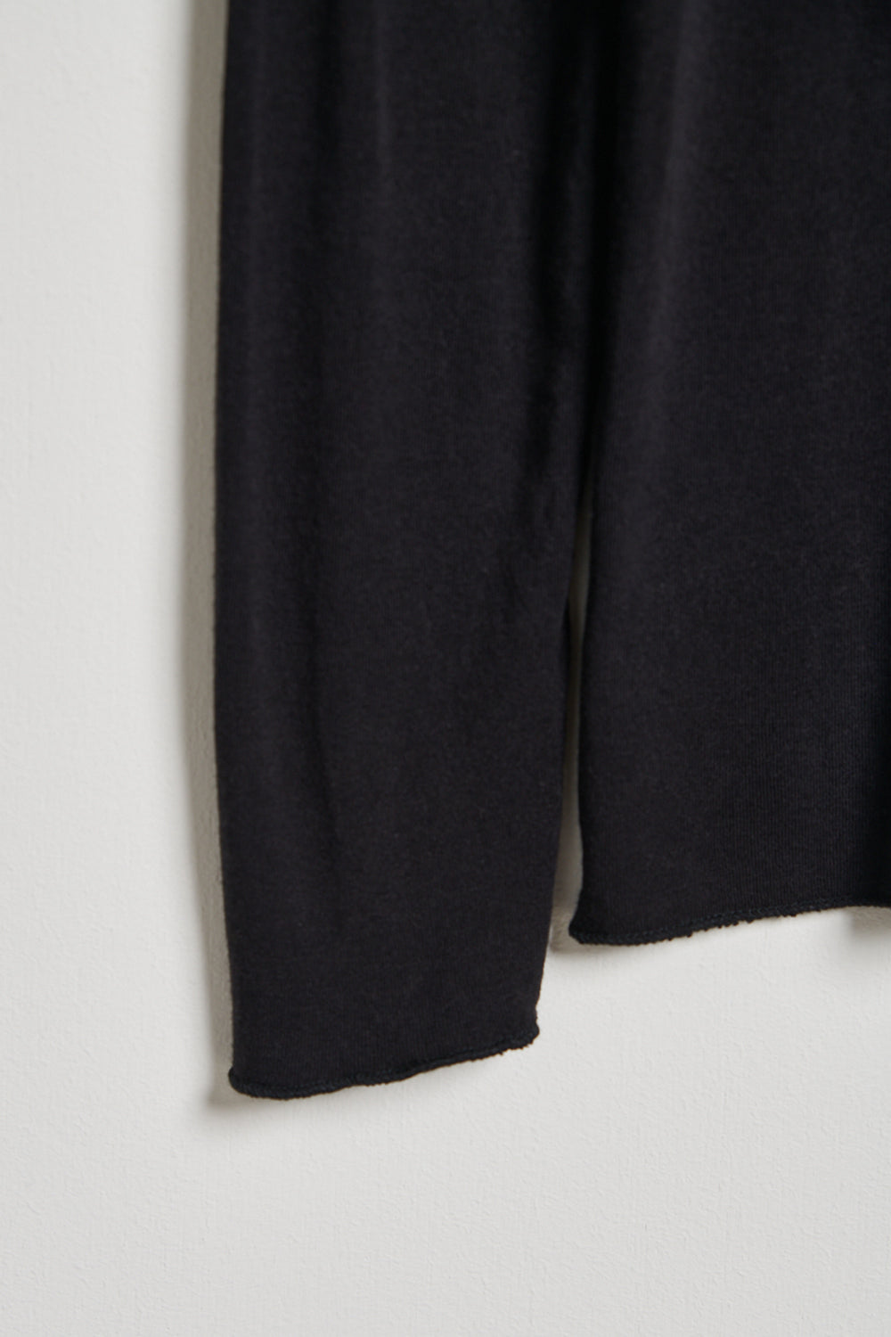 裝飾縫線圓領彈性好搭TEE上衣-黑