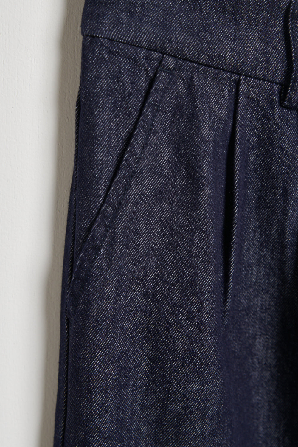 水洗花紗後鬆緊丹寧直筒褲-藍色