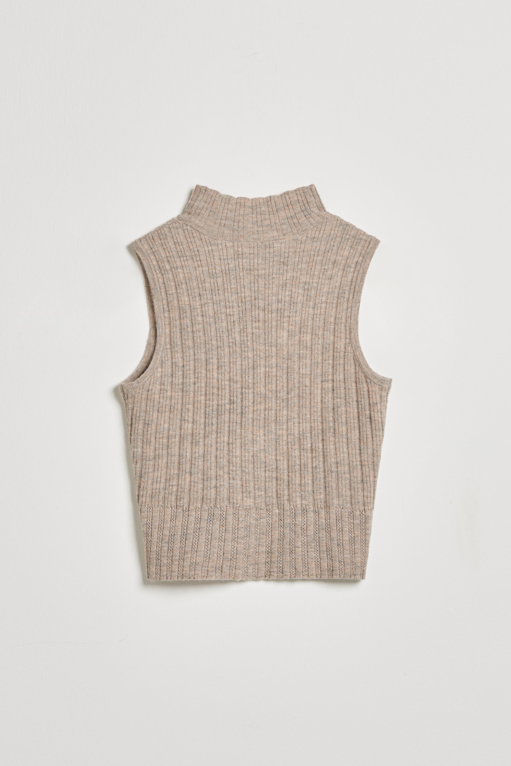 半高領直條排針無袖針織毛衣-駝色