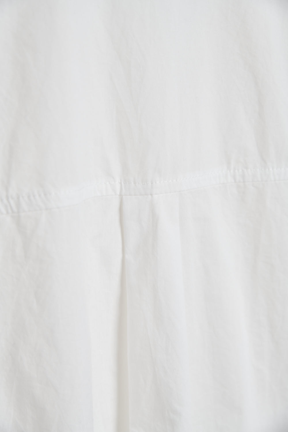 壓褶喇叭袖開襟上衣-白