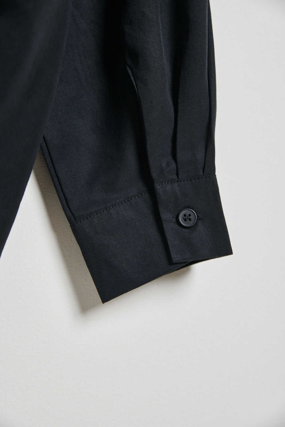 【現折100】圓領側綁帶修身長袖上衣（白＆黑）