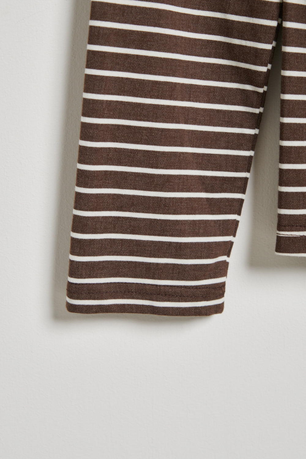 條紋拼接側綁帶上衣-咖