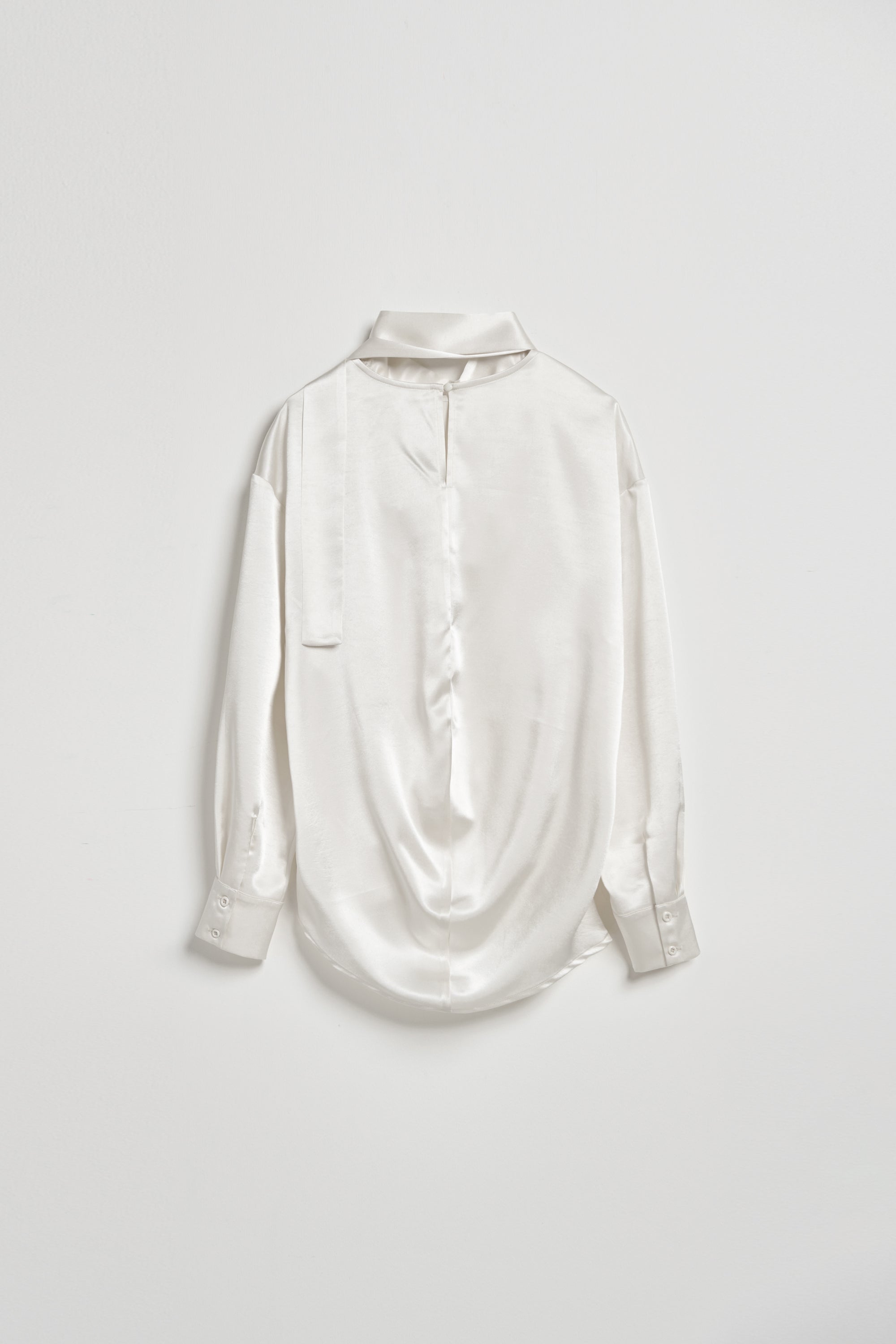 緞面光澤落肩寬版上衣-杏