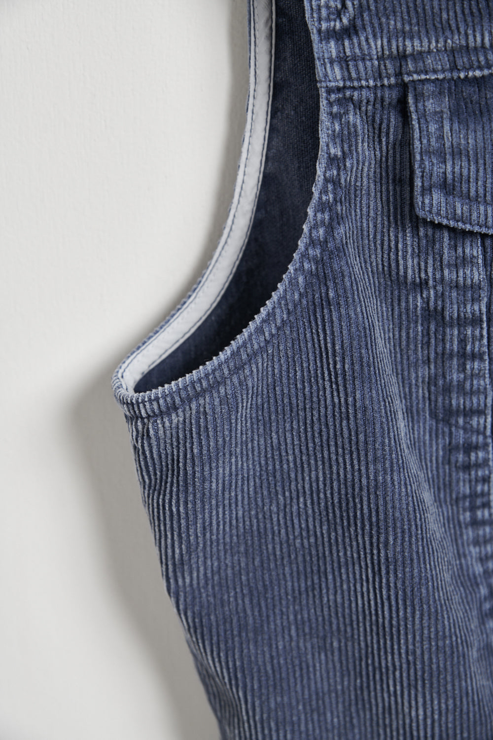 絨面直條紋理短版背心外套-藍色