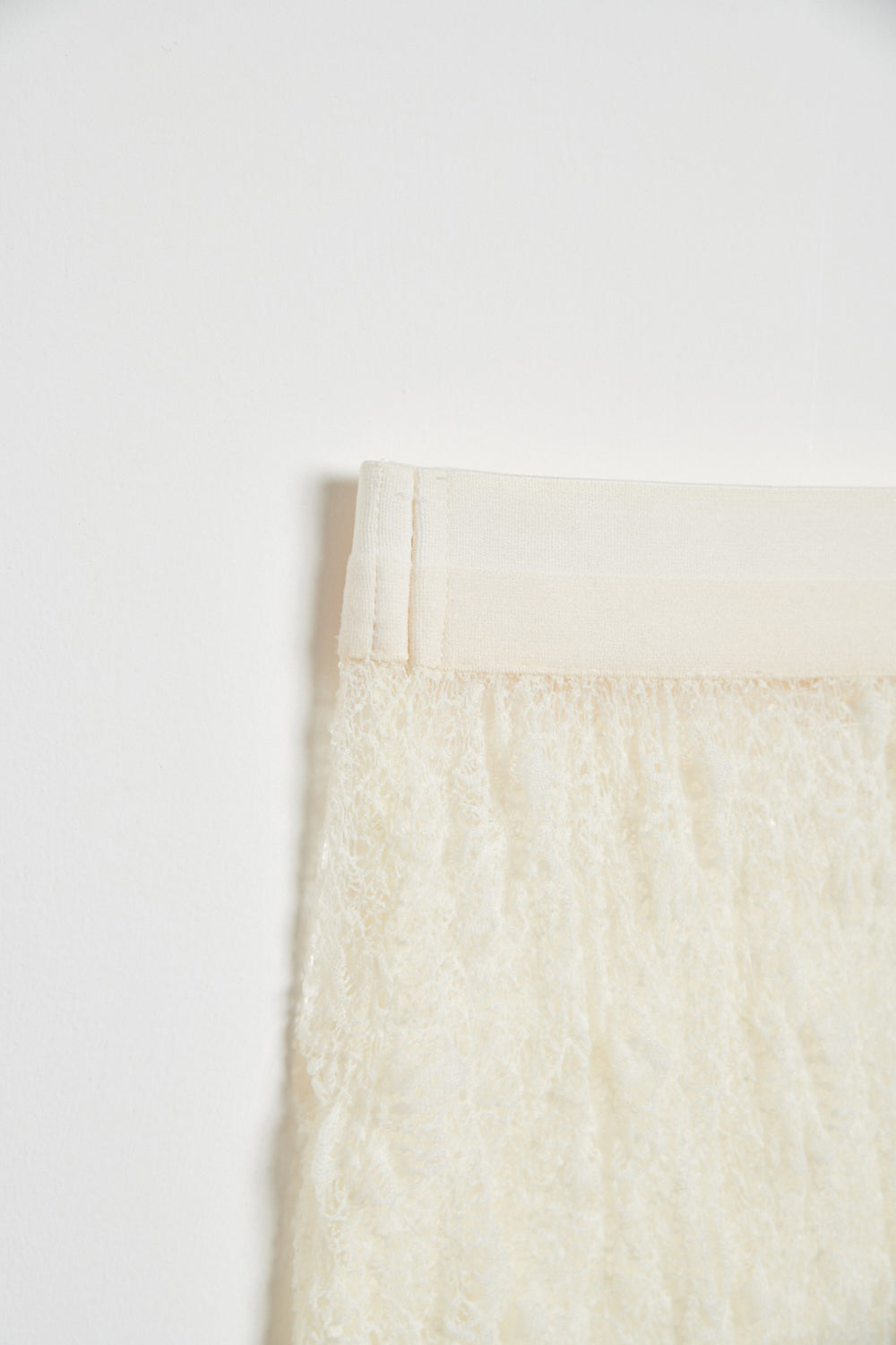 【現折100】立體蕾絲紋理透肌上衣＋魚尾荷葉長裙