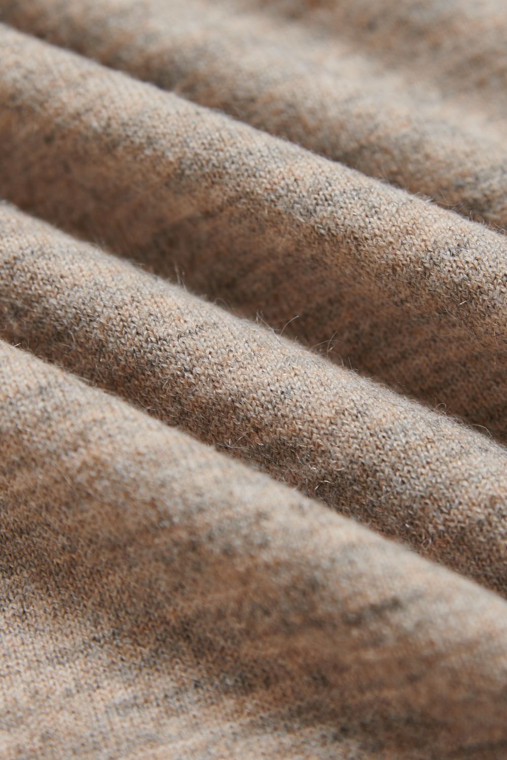 船型領寬長版花紗毛衣上衣-駝色