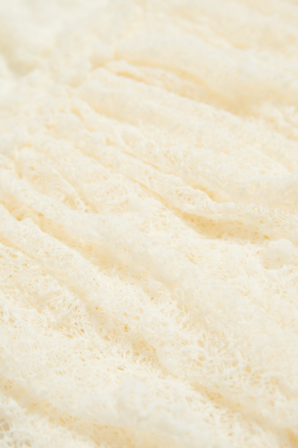 【現折100】立體蕾絲紋理透肌上衣＋魚尾荷葉長裙