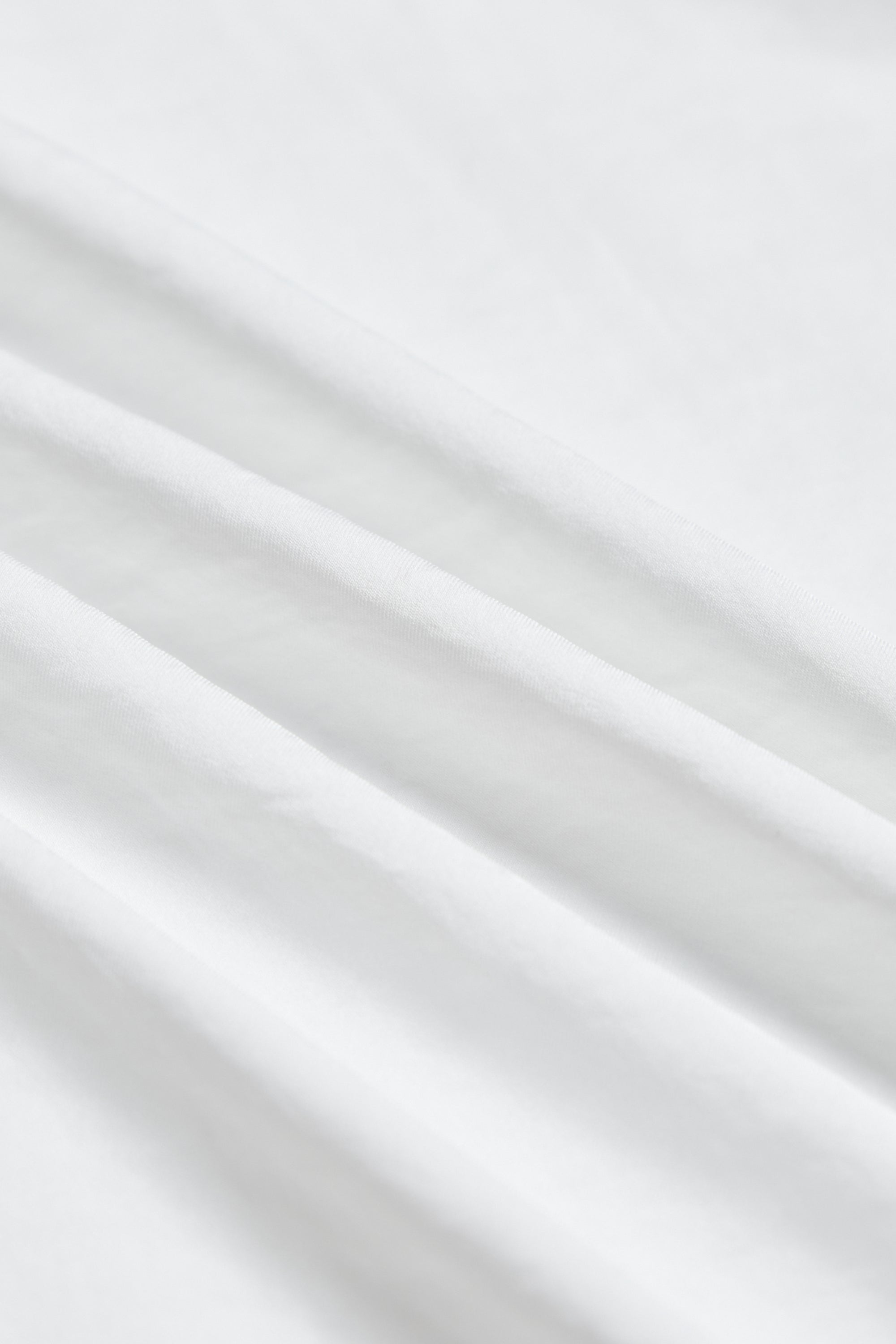 微光澤綁帶寬版上衣-白