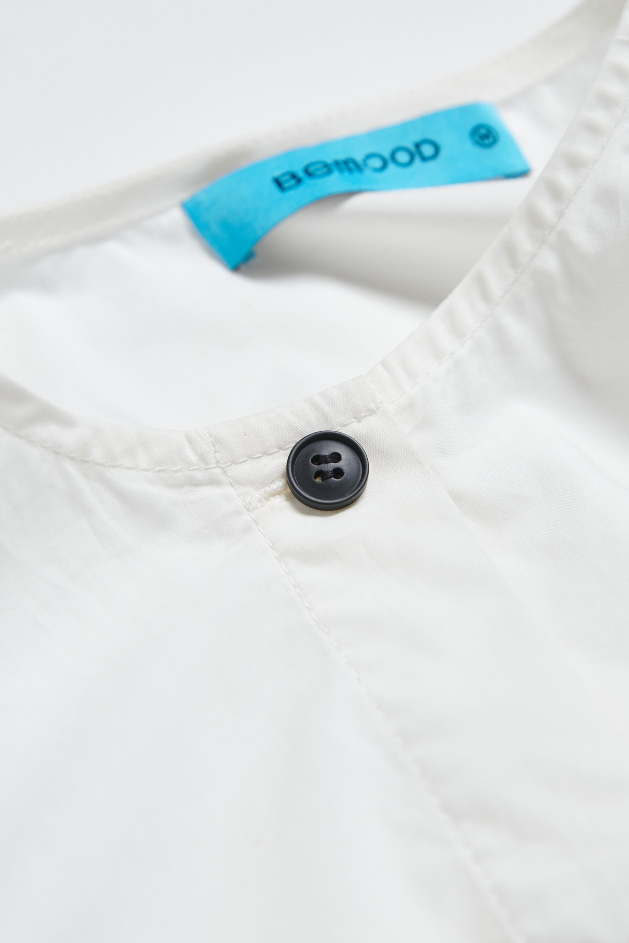 抽繩圓領造型上衣-白