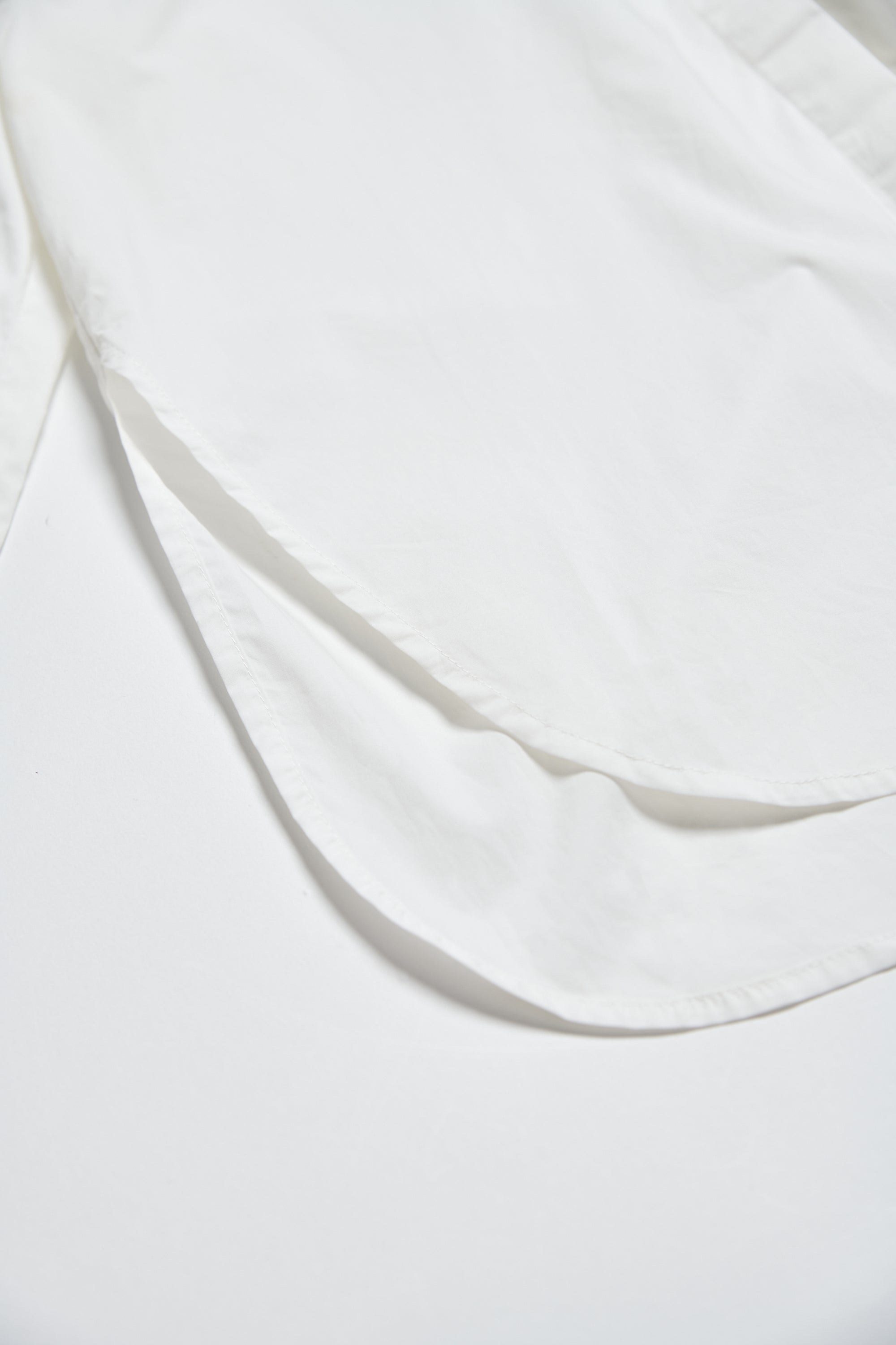 抽繩圓領造型上衣-白