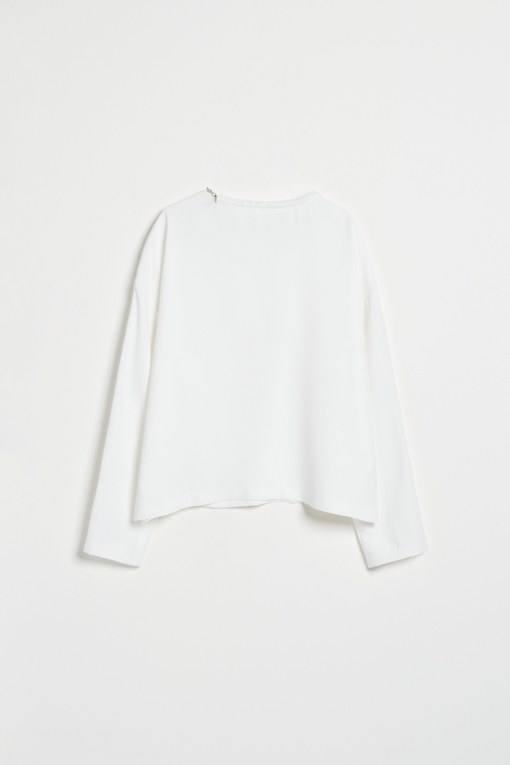 不易皺簡約圓領造型上衣(附項鍊)-白