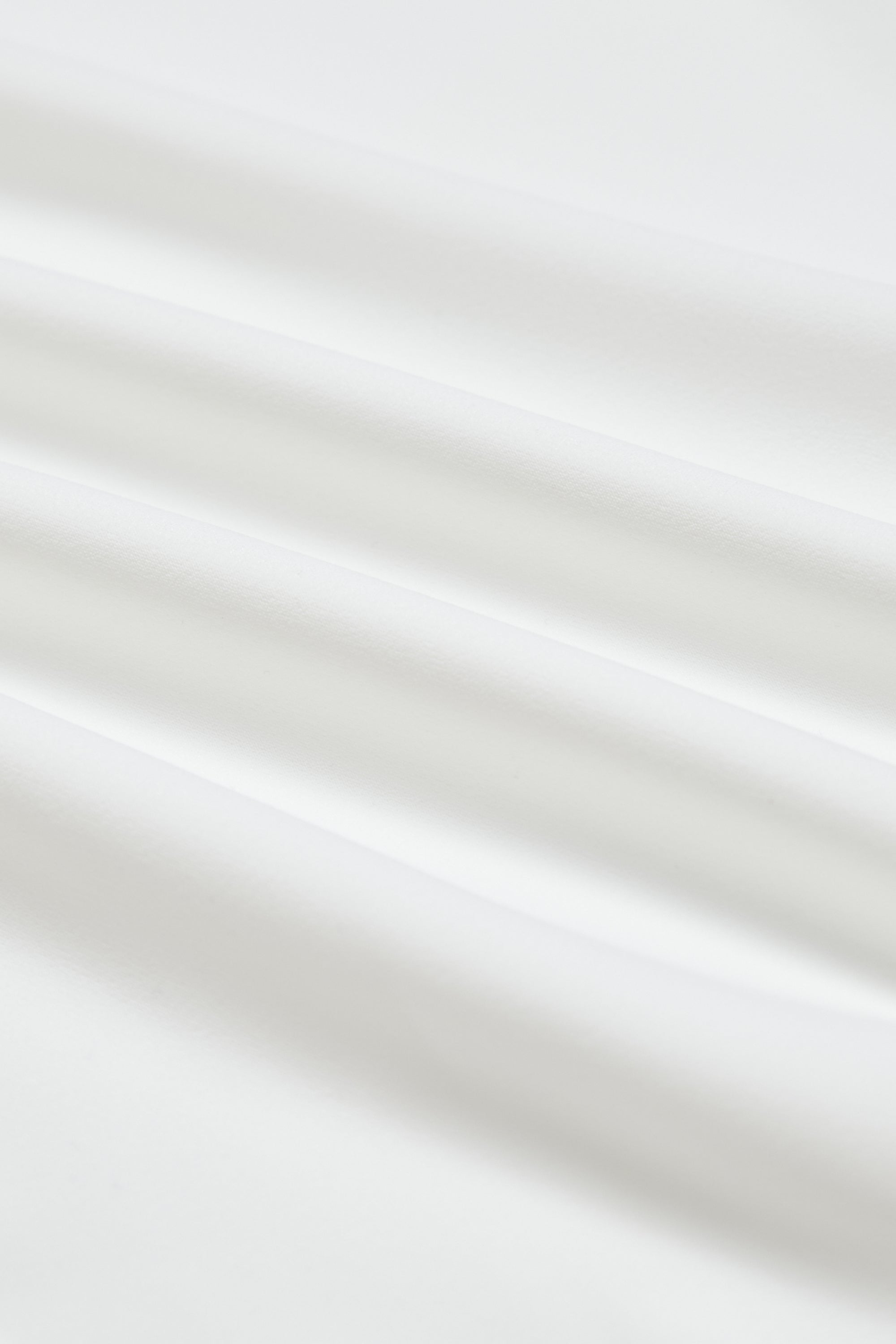 不易皺簡約圓領造型上衣(附項鍊)-白