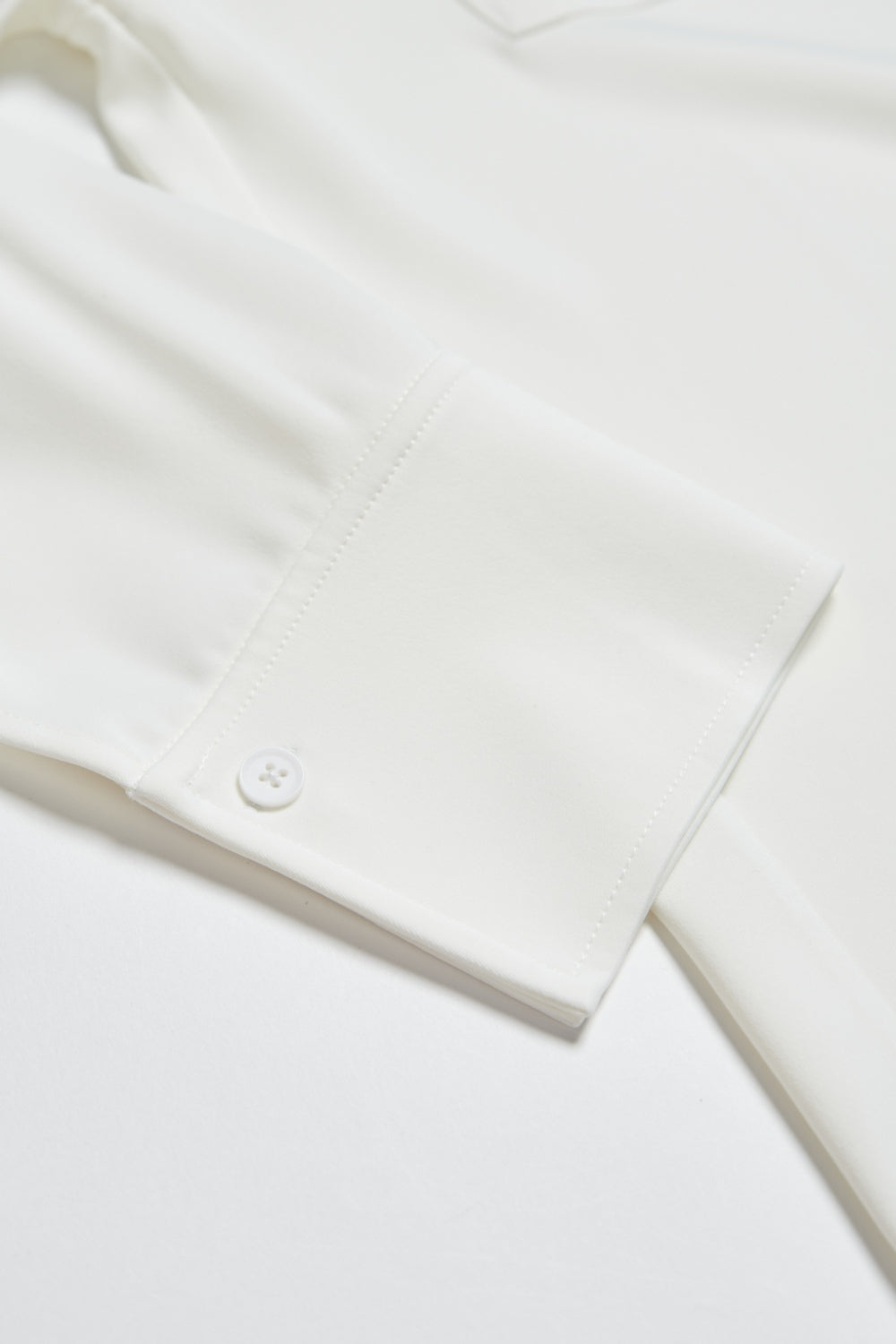 不易皺半拉鍊雙口袋落肩寬版上衣-白