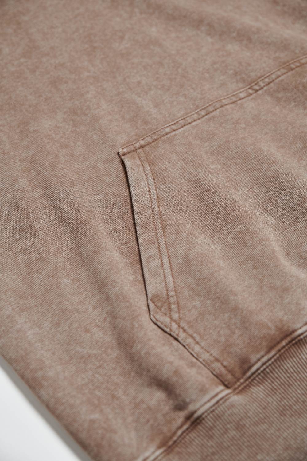 水洗仿舊感連帽寬版上衣-咖