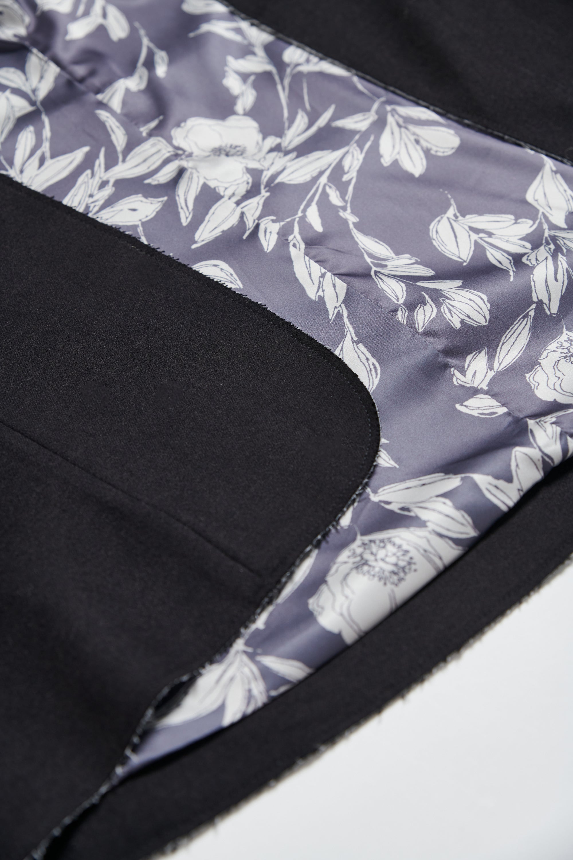 不收邊羊毛混紡寬鬆落肩西裝外套-黑