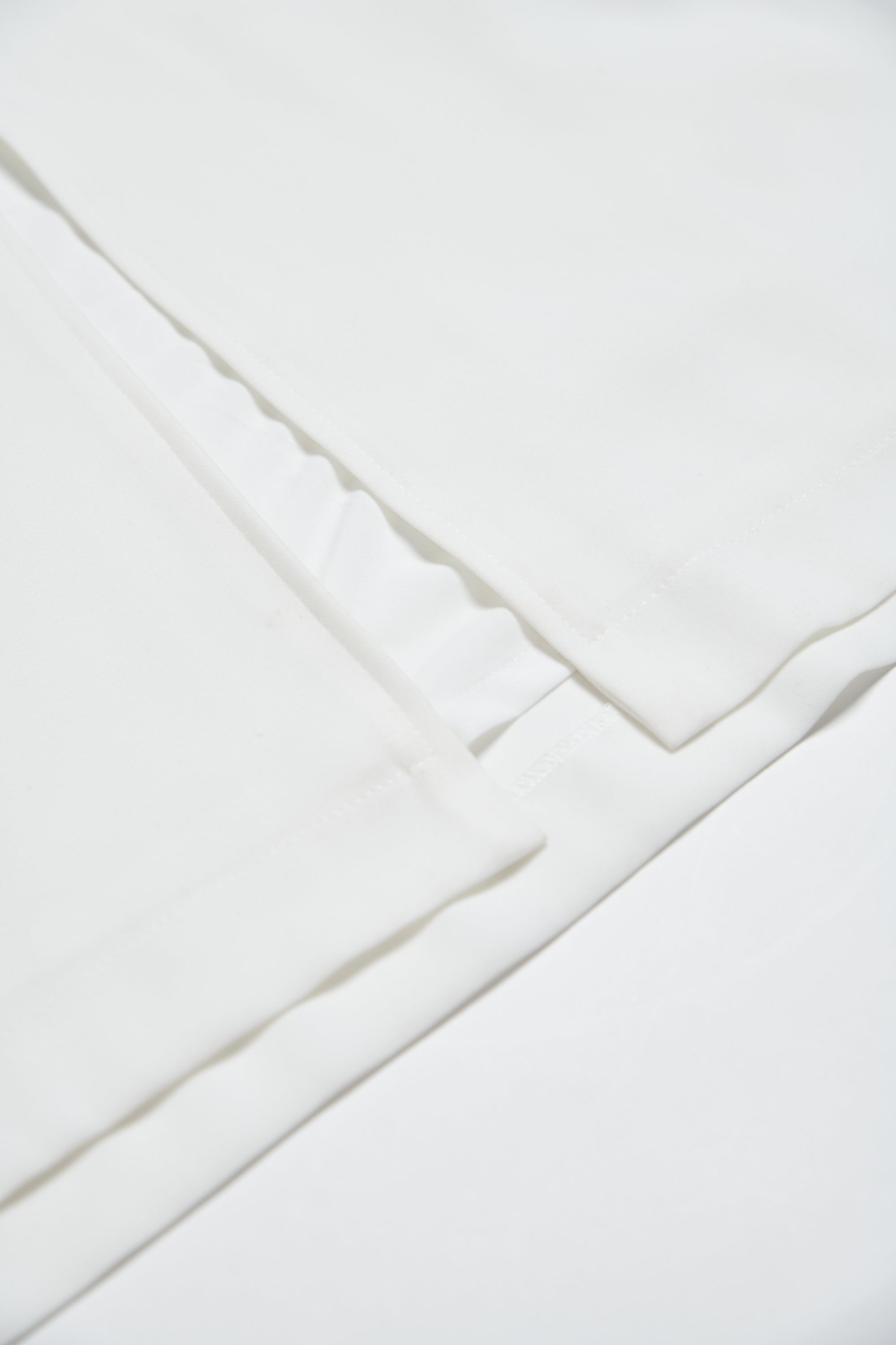 不易皺開岔打褶長裙-白