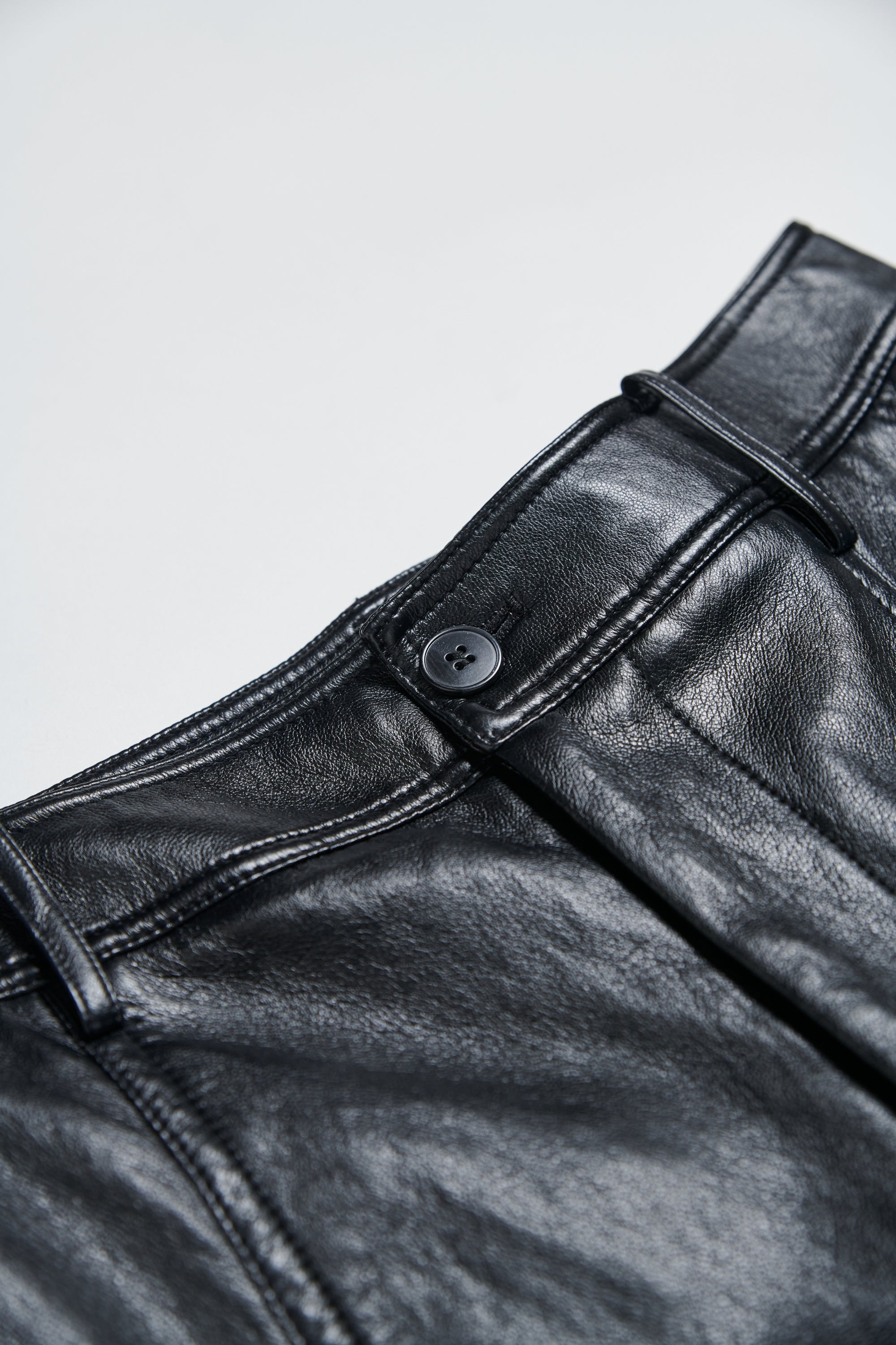 造型車線皮革長褲-黑