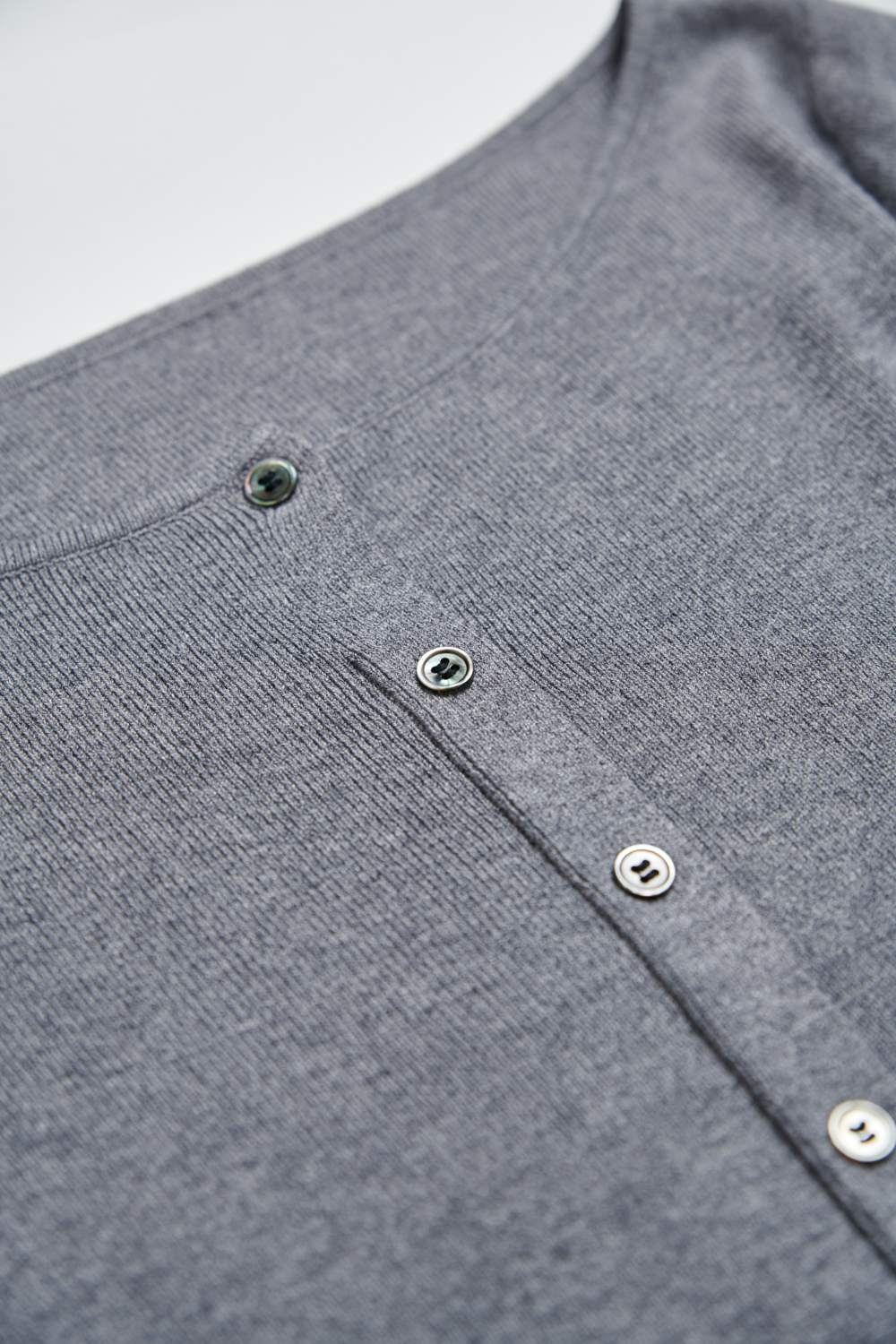 格紋拼接造型開襟針織毛衣(附綁帶)-灰