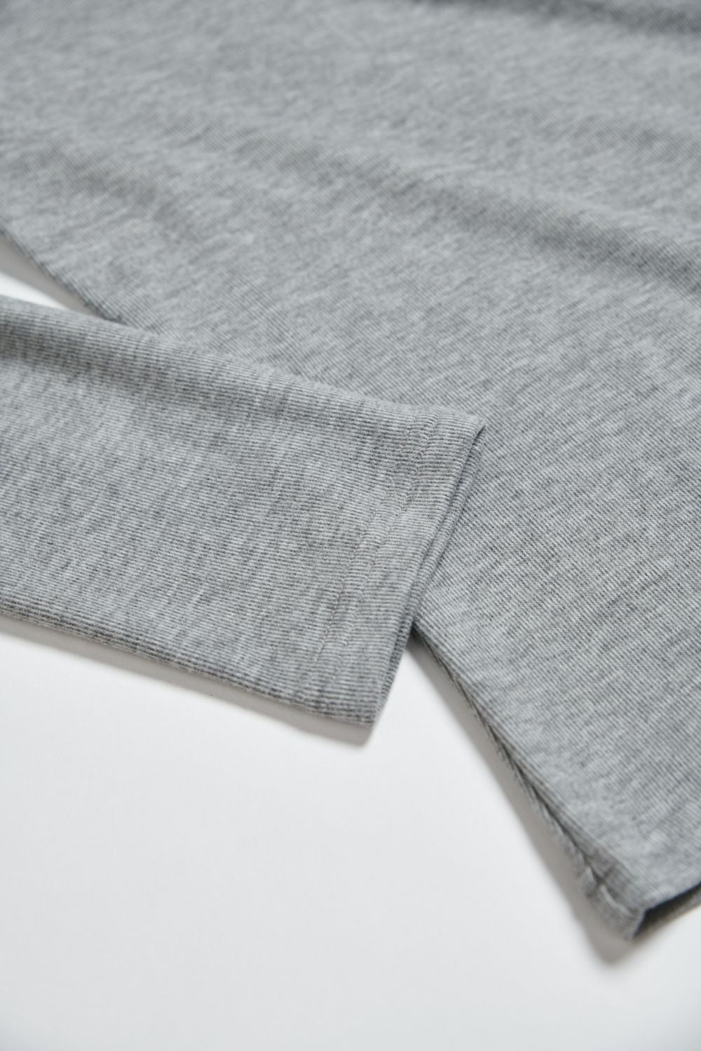 柔彈開釦高領上衣-灰