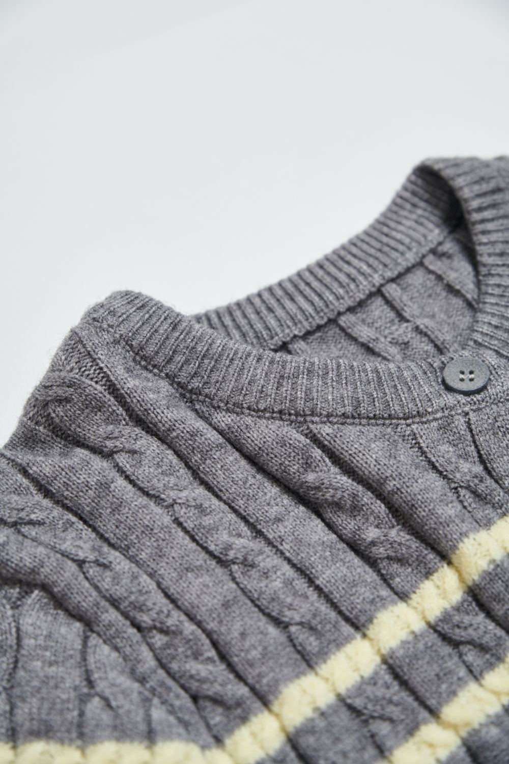 麻花配色開襟針織毛衣-灰