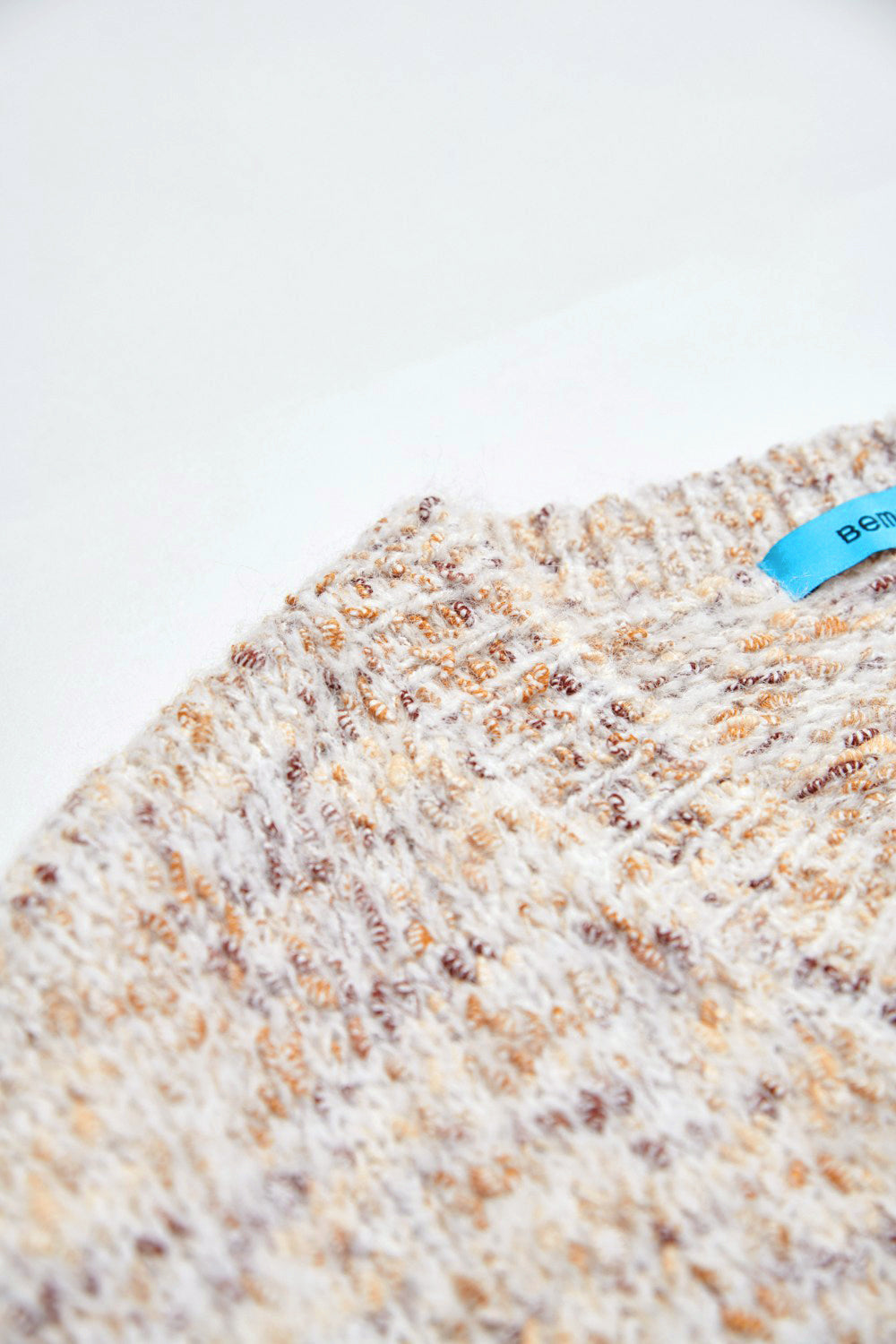 繽紛花紗針織毛衣-杏