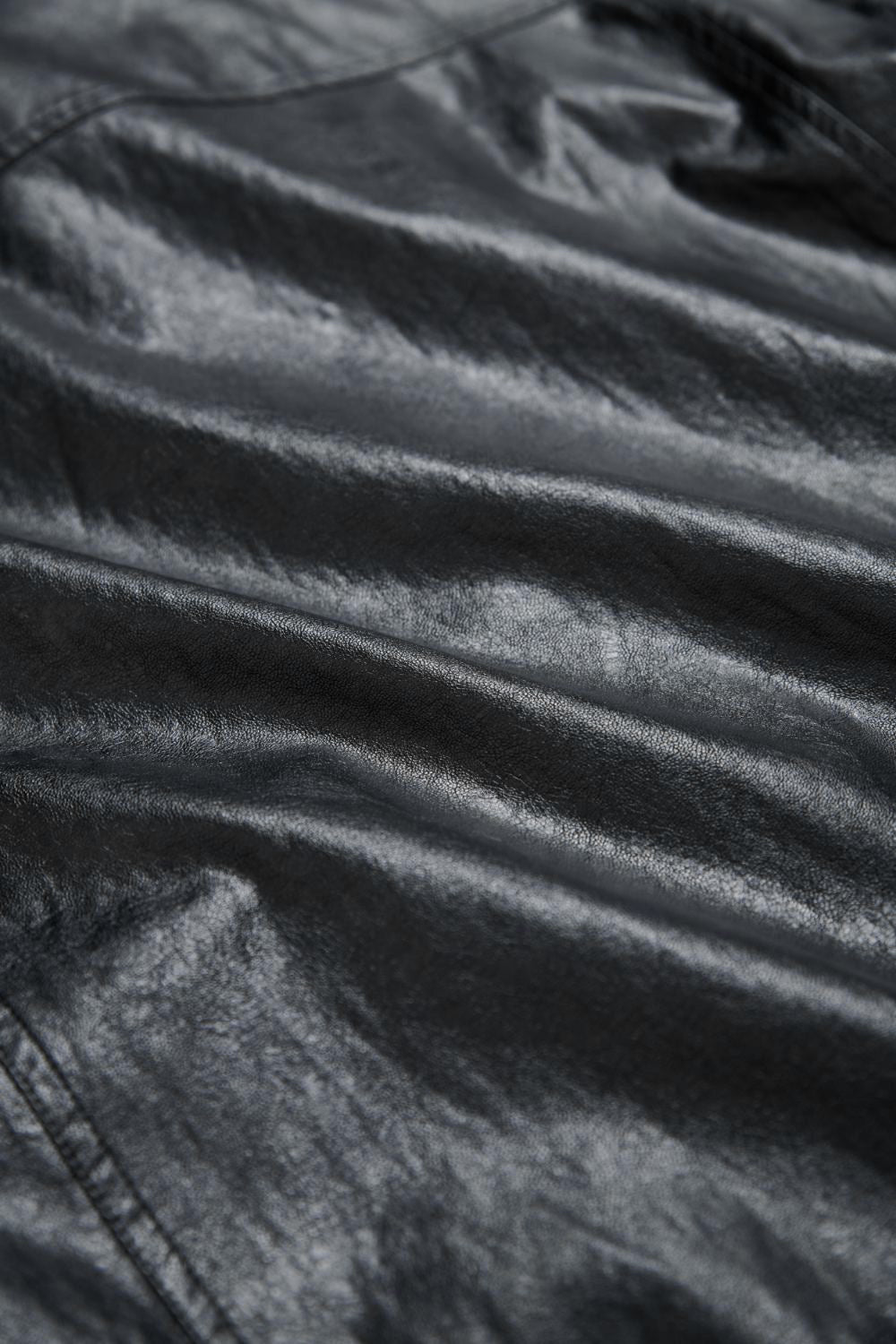 下襬抽繩立領皮革外套-黑