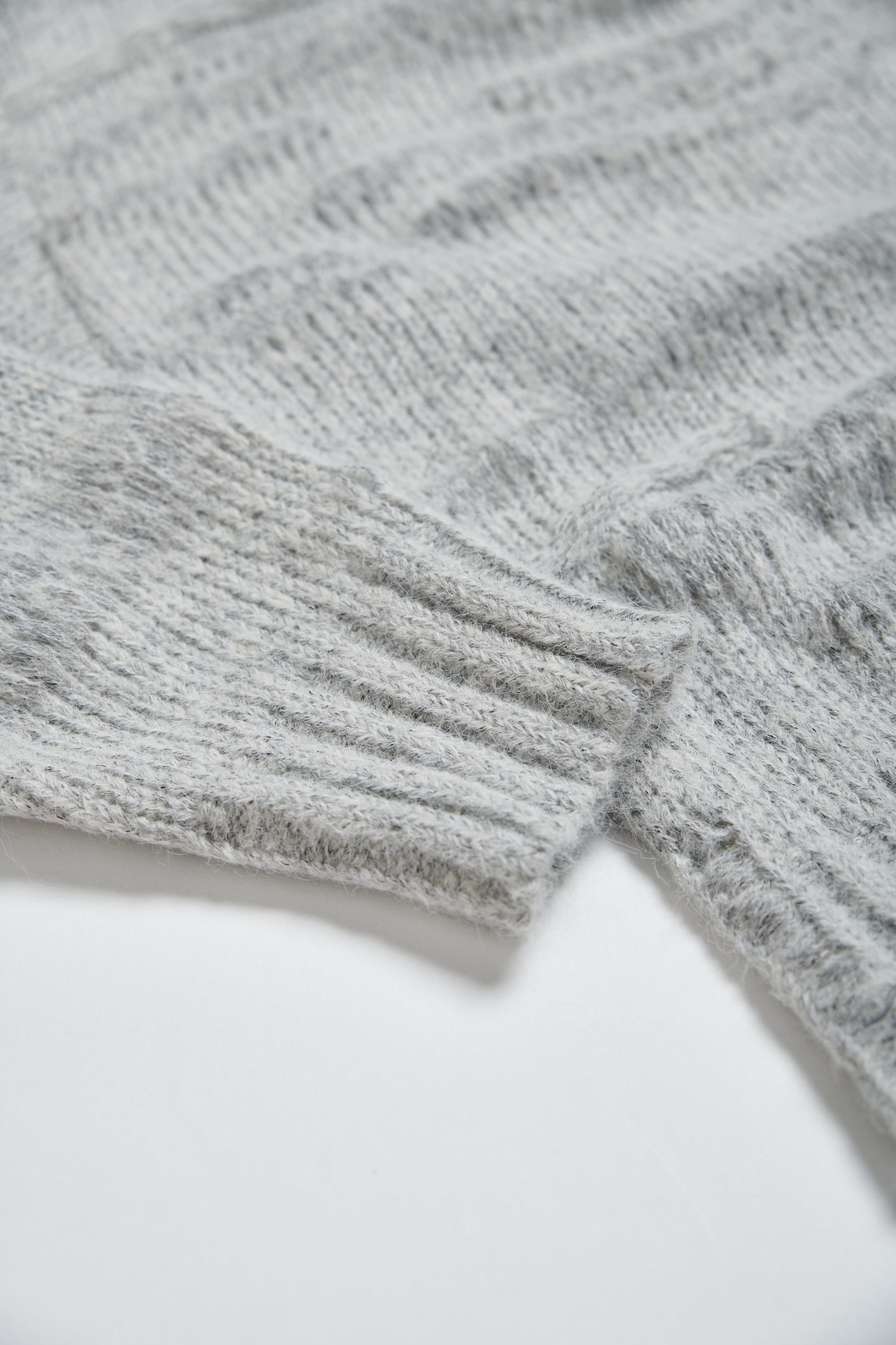 羊毛混紡鏤空織紋開襟毛衣外套-灰