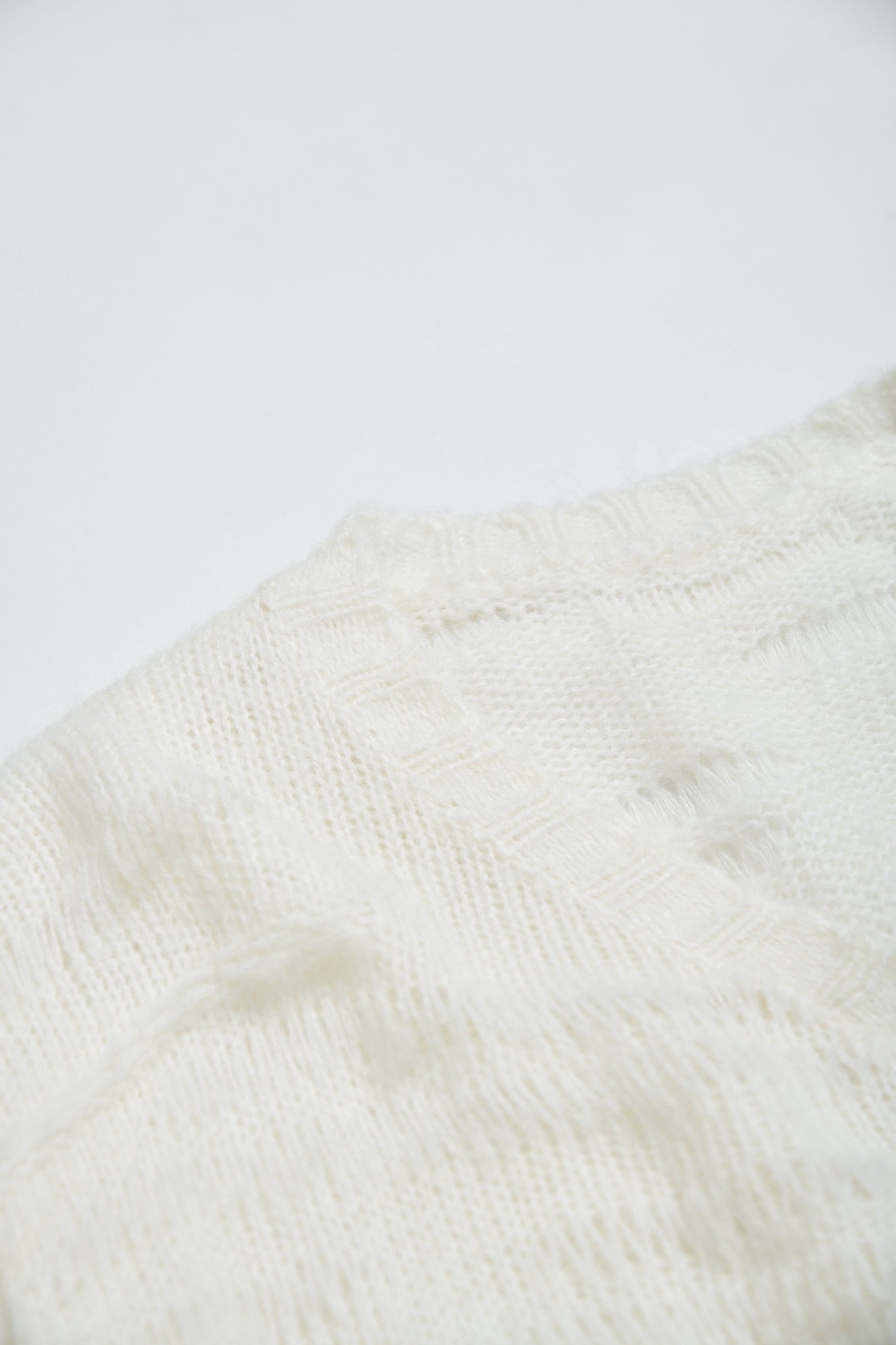 羊毛混紡鏤空織紋開襟毛衣外套-杏