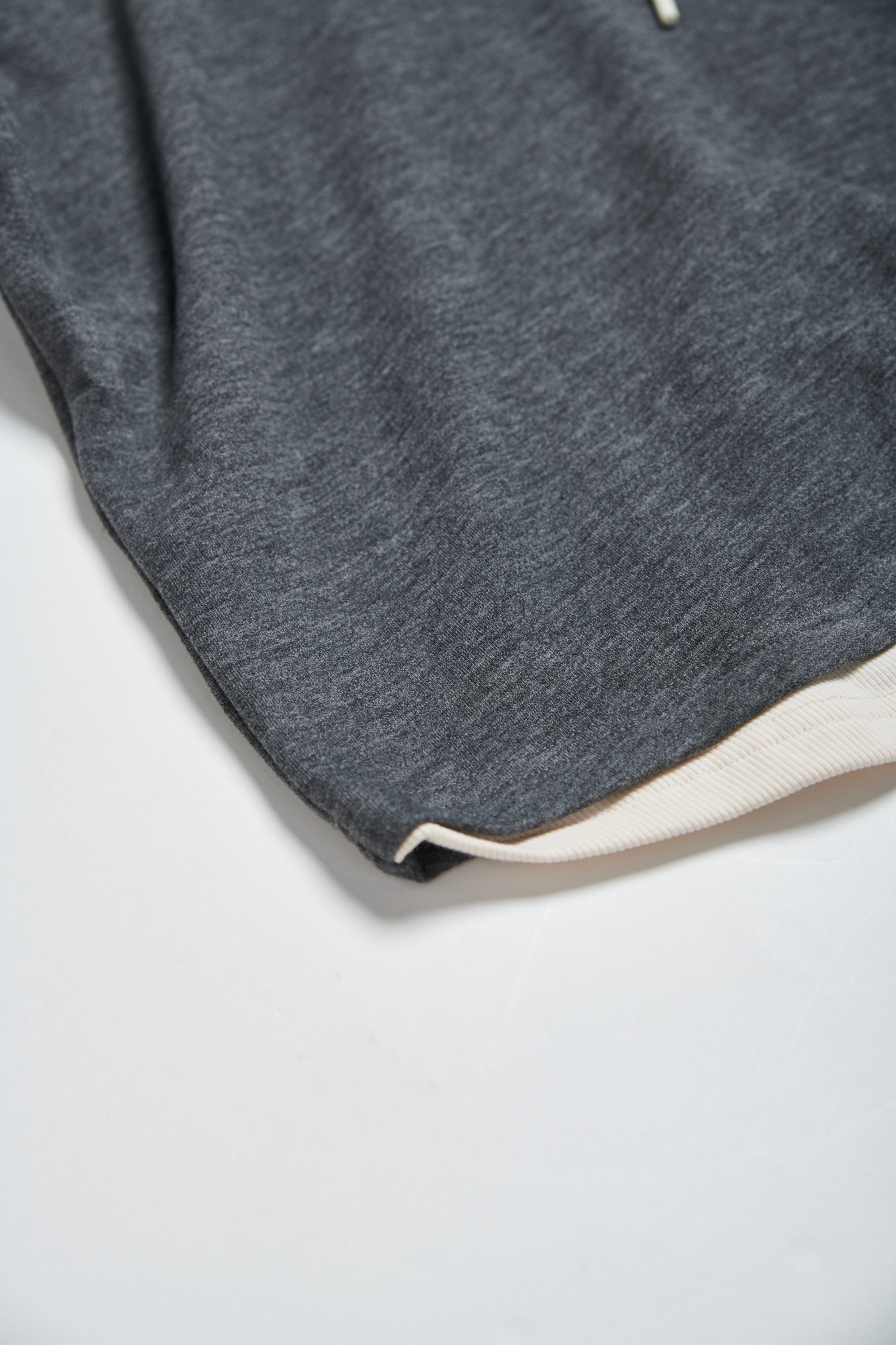 連帽假兩件配色拉鍊收腰上衣-深灰