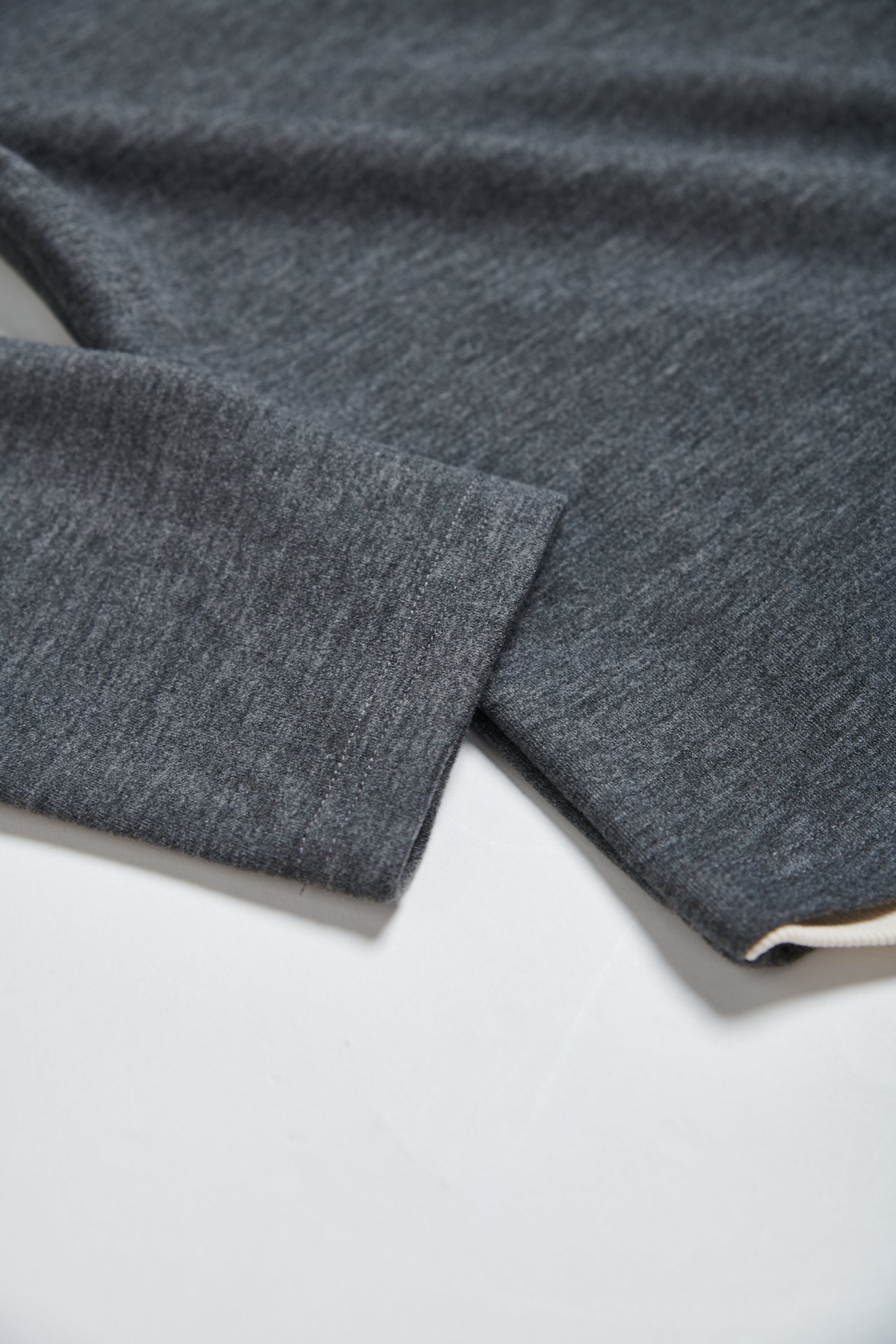 連帽假兩件配色拉鍊收腰上衣-深灰