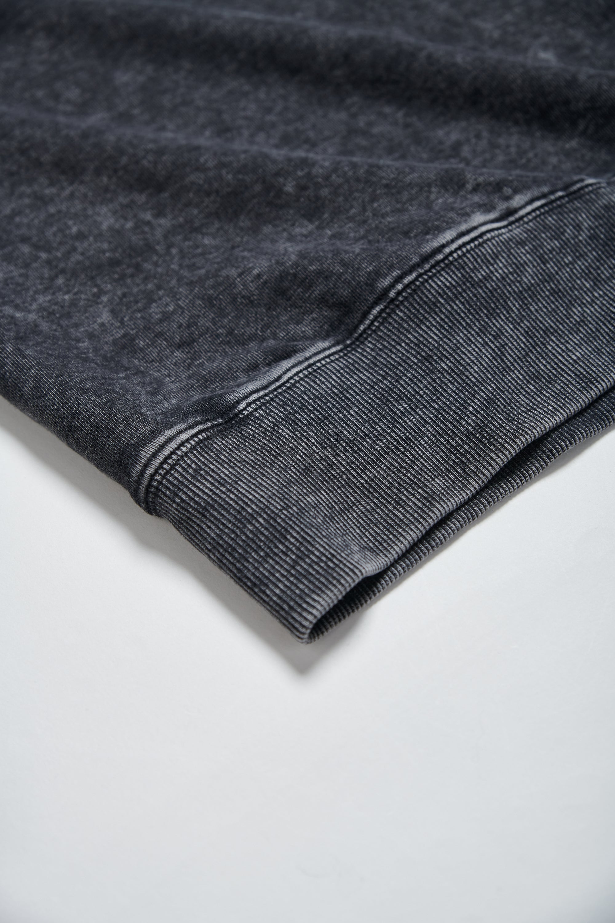 UNISEX男女共版厚磅水洗配色印花寬版TEE-黑