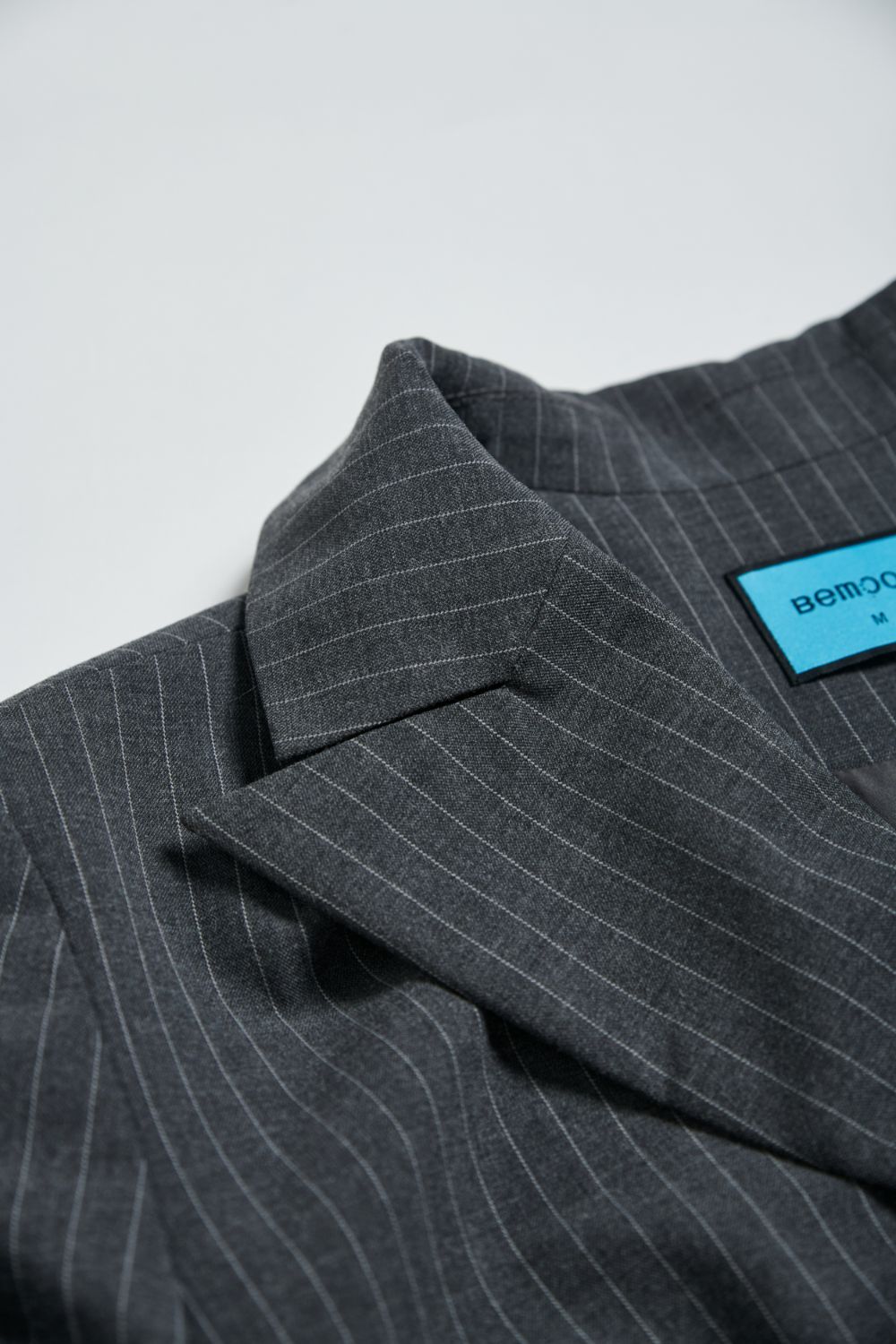 直條紋墊肩西裝外套-灰