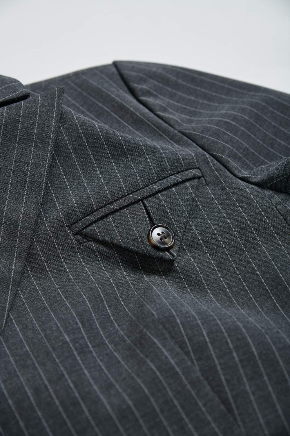 直條紋墊肩西裝外套-灰