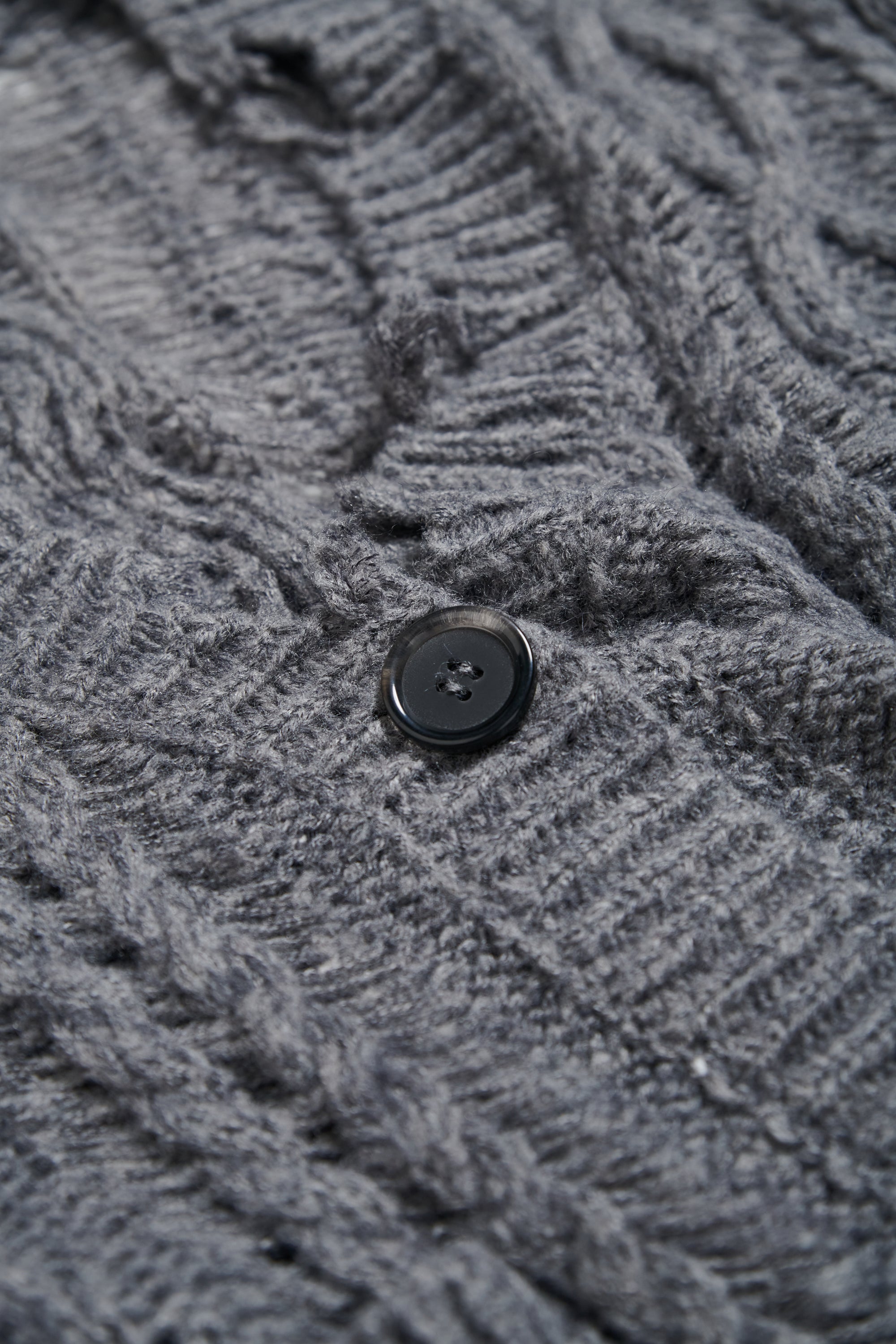 羊毛混紡破損感麻花針織毛衣長外套-灰