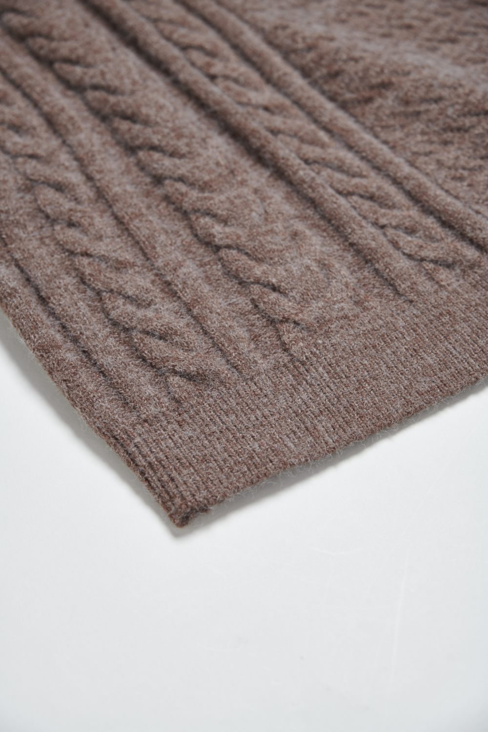 不規則麻花針織背心毛衣-咖