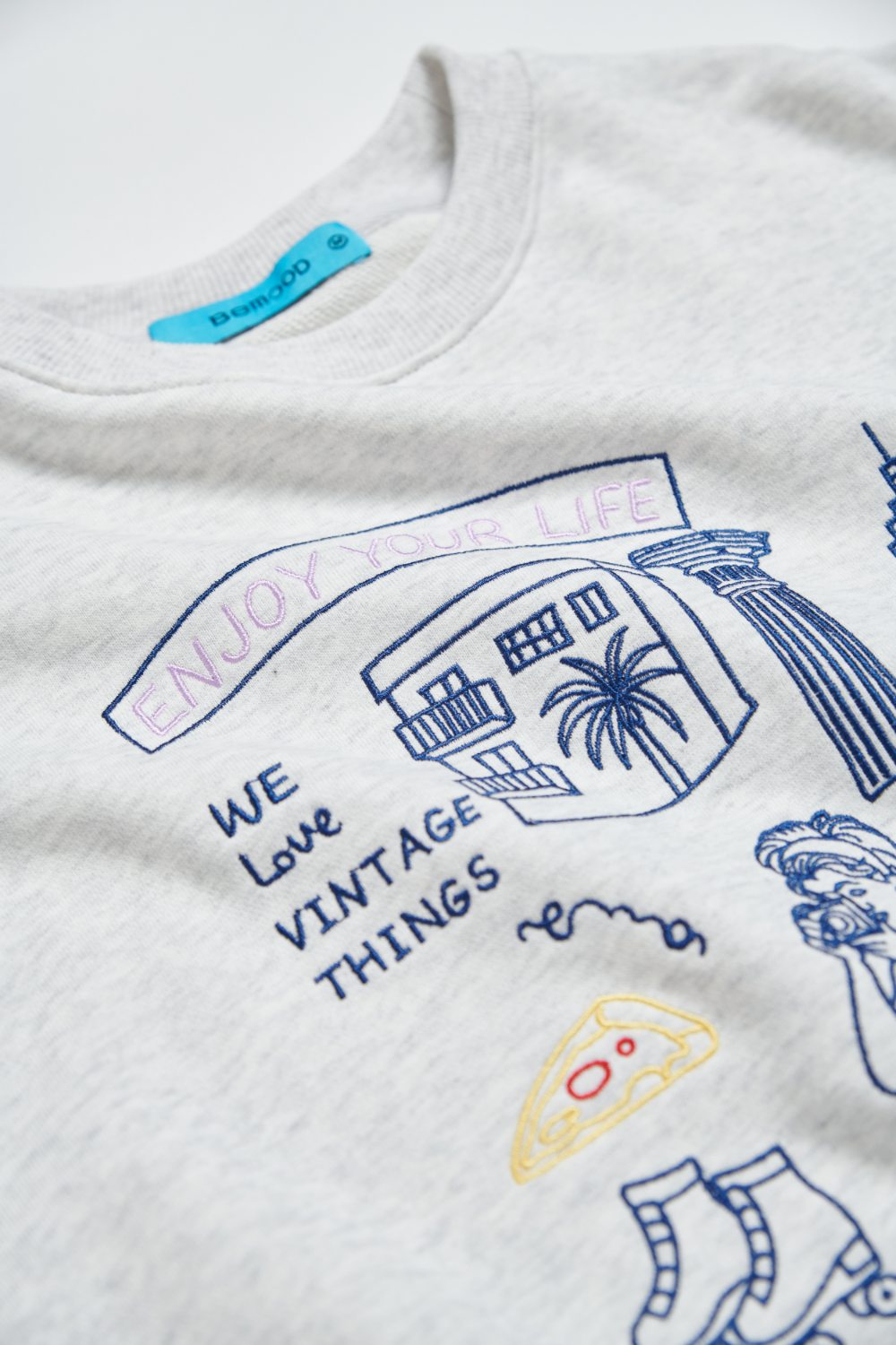 城市街頭刺繡寬版上衣-灰