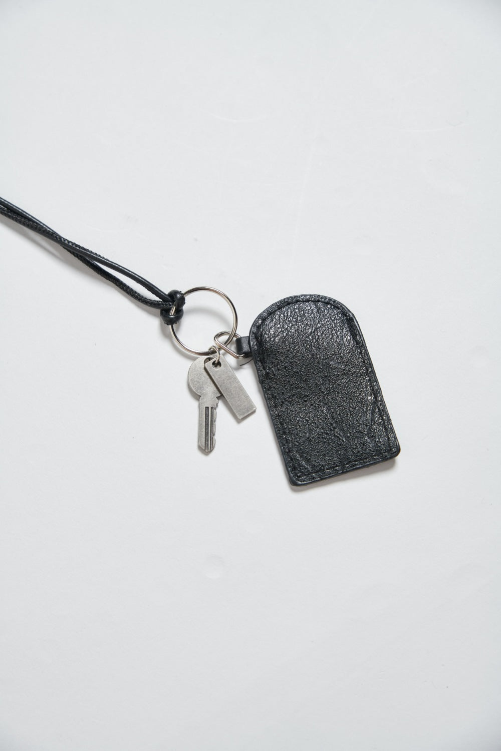 一字領寬版斜肩上衣(附造型項鍊)-灰