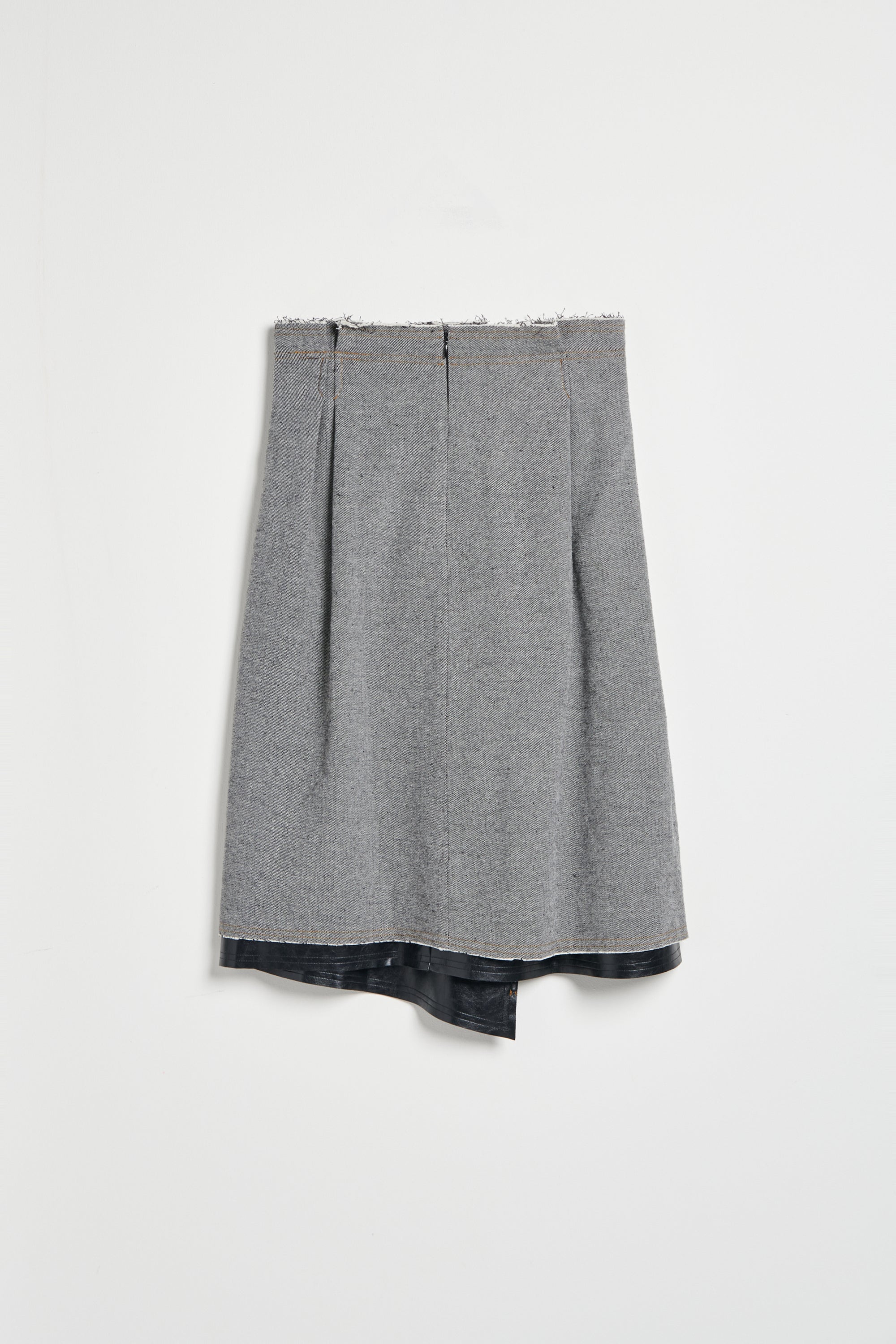 活褶層次拼接不收邊長裙-黑