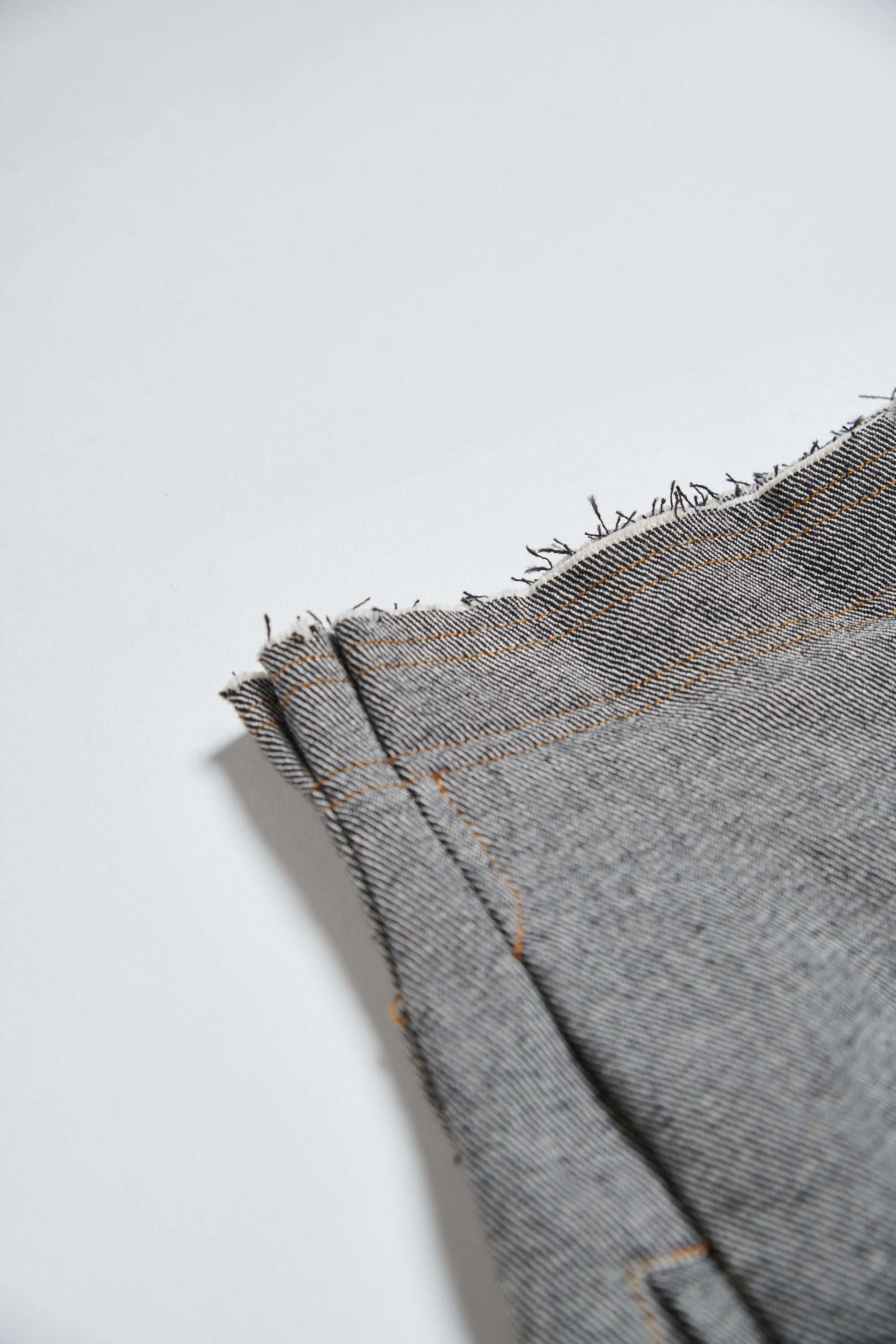 活褶層次拼接不收邊長裙-黑