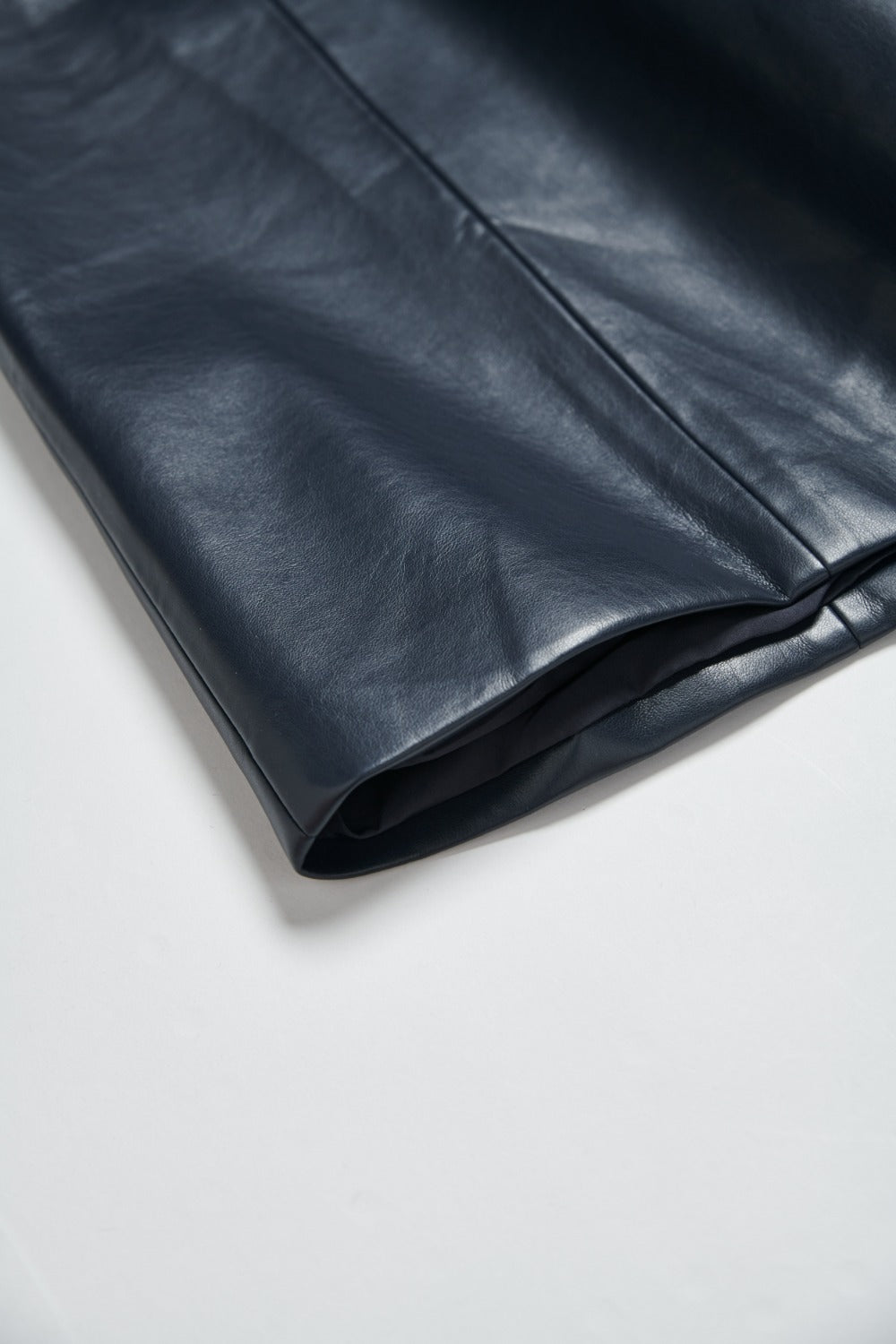 霧面皮革七分褲-藍色