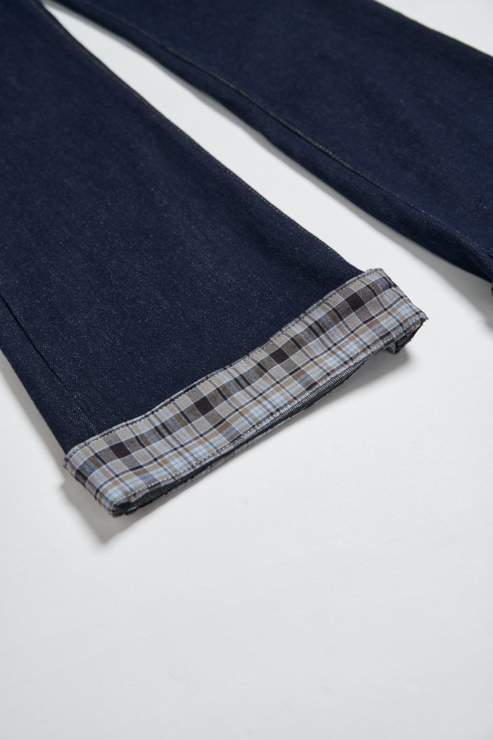 格紋反折修身小喇叭丹寧長褲-藍色