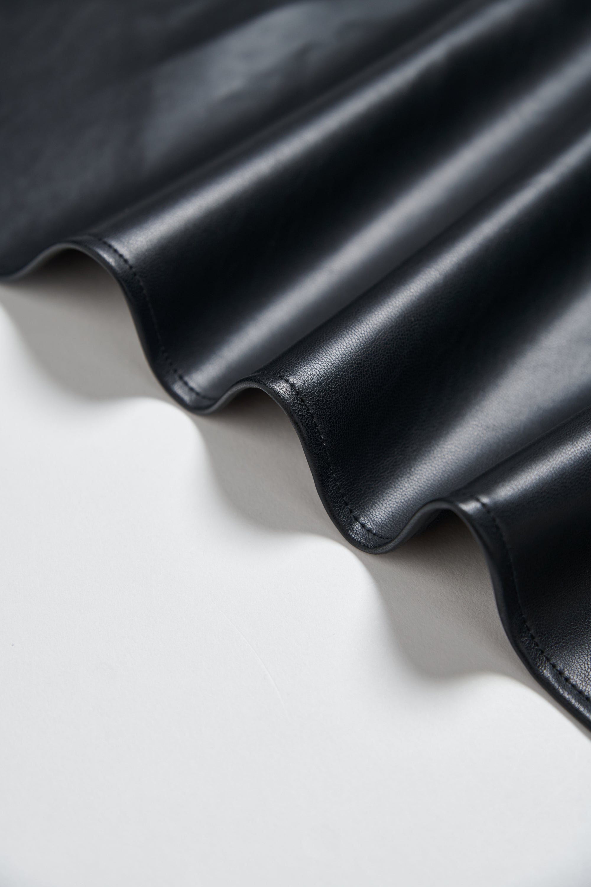 皮革披肩三角巾-黑