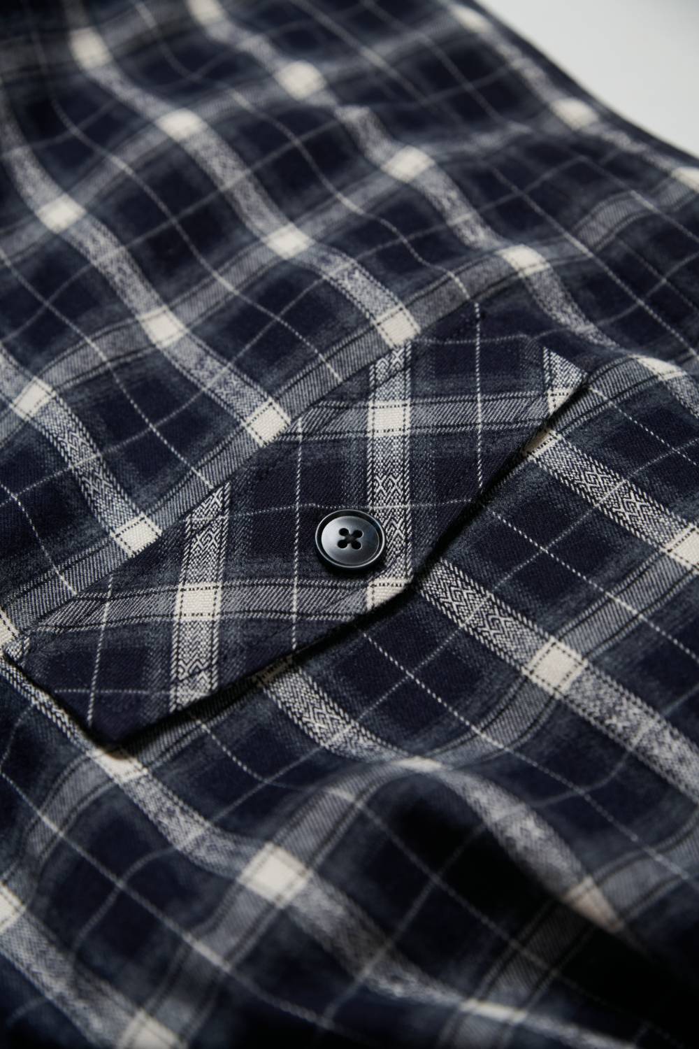 輕防潑水兩面穿格紋舖棉外套-藍色