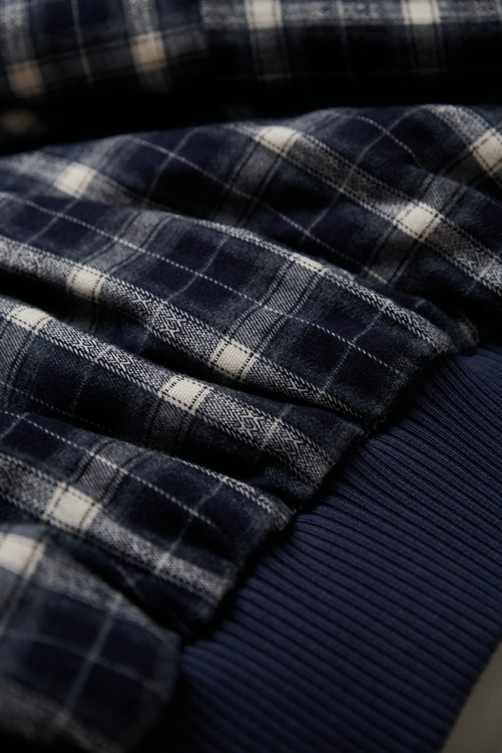 輕防潑水兩面穿格紋舖棉外套-藍色